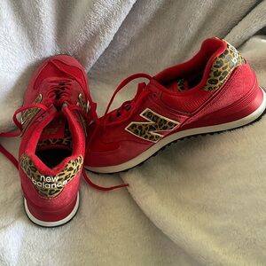 Woman’s BN New Balance Sneakers size 9